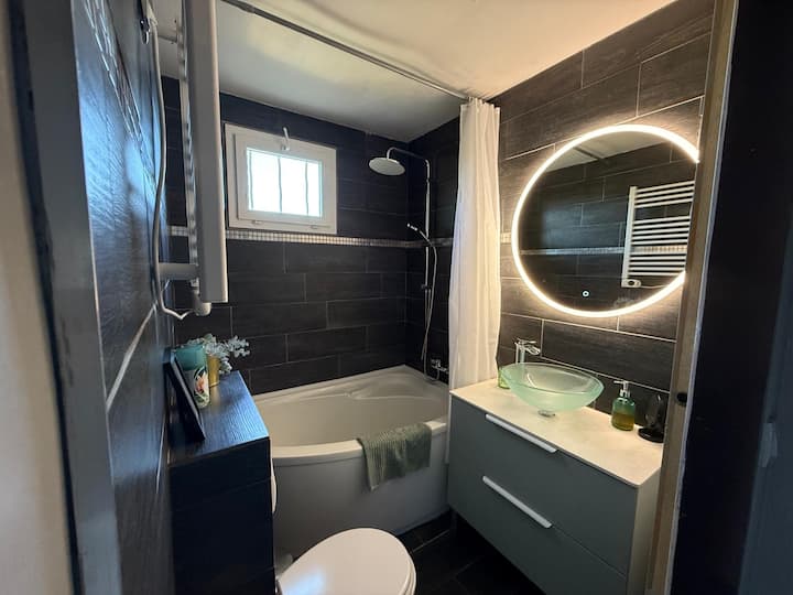 0711d82f-a78e-48e6-ba8c-b2094b3cc82f