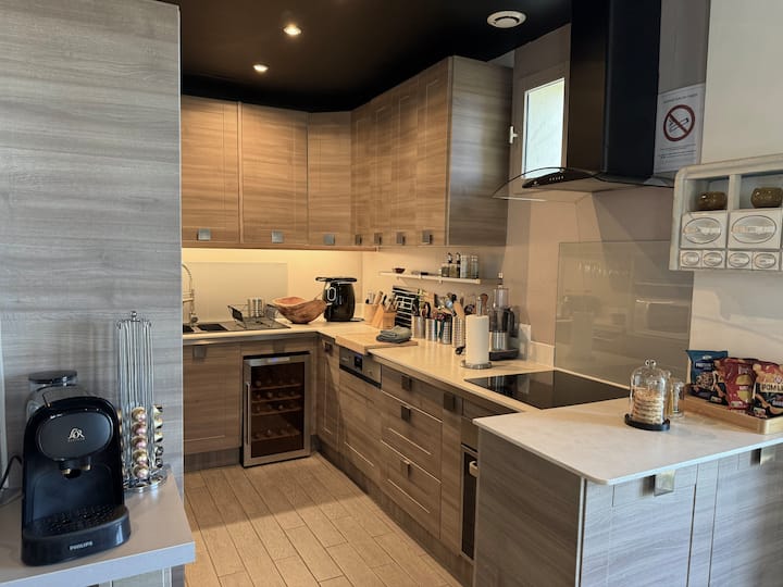 63dbb03a-6506-4cef-a683-95fa4add269e