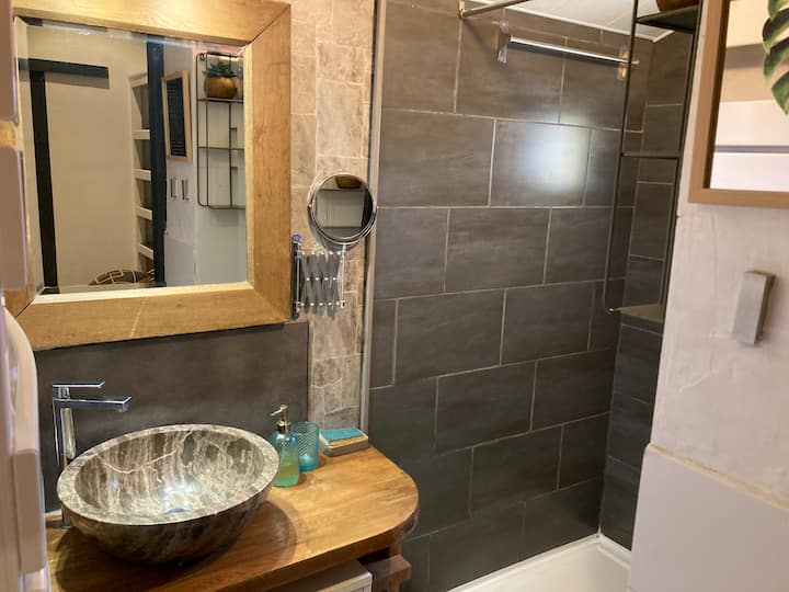 7af48e49-26dc-4ac3-9da1-ba85c04d1a4b