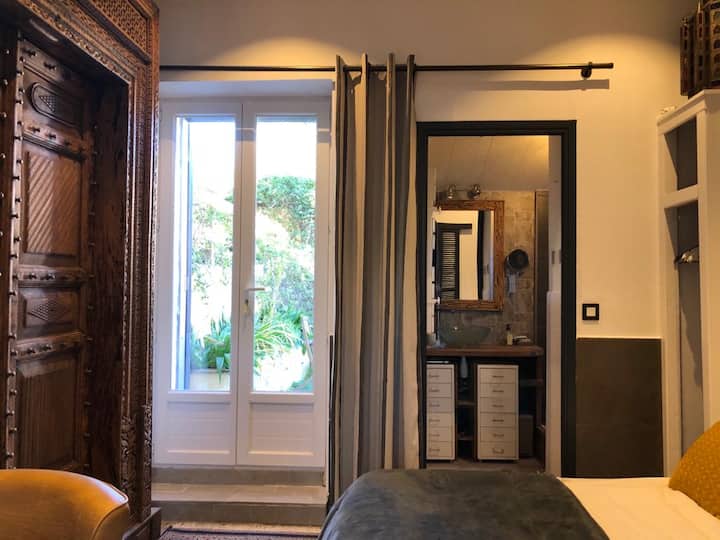 ca04e616-c833-4e0d-bf7c-329e6a9c4b91