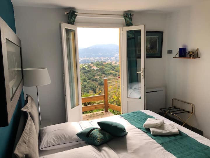 e64b04d8-5401-49d9-9712-f4d61b4984ba