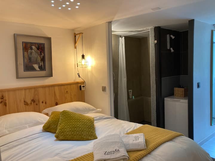 e9222fc9-c63b-4fda-9827-8d55346a93a2